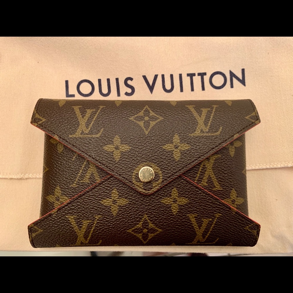 Louis Vuitton medium Pochette
